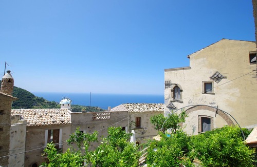 Belmonte Calabro House | Ecotourism in the medieval village of Calabria, tradition and culture, sea and nature .