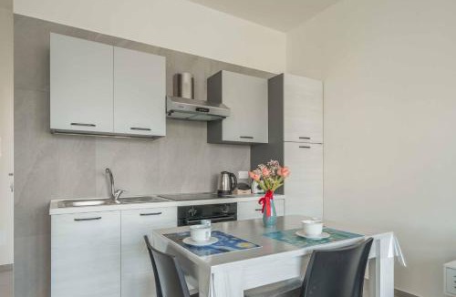 Somma Lombardo Apartment | Einstein - Modern Apartment with Balcony