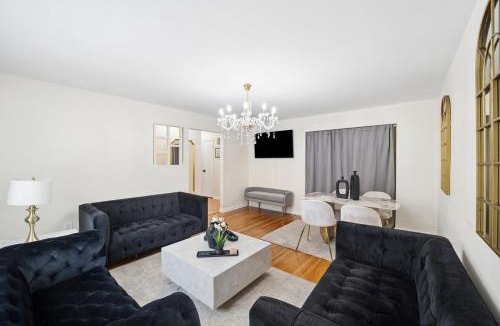 Southeast Yonkers Apartment | Elegant 2 Bedroom APT with free parking on 2nd floor