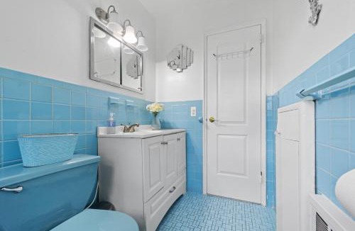 Southeast Yonkers Apartment | Elegant 2 Bedroom APT with free parking on 2nd floor
