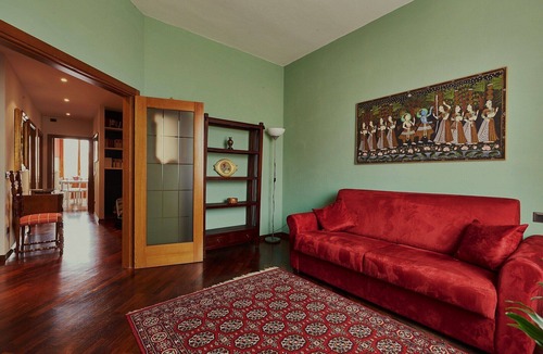 Isolotto Apartment | Elegant and bright apartment with private parking