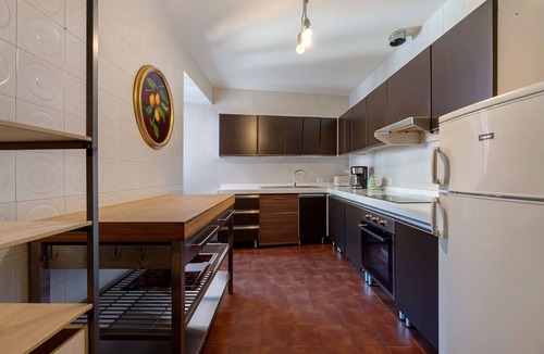 Consiglio di Rumo Apartment | Elegant Apartment with Lake Como View, Wi-Fi and Air Conditioning