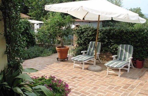 Gambassi Terme Apartment | ELEGANT APARTMENT WITH POOL IN THE MIDDLE OF TUSCANY. WINE TASTINGS