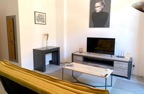 Marina District Apartment | Elegant Studio in Cagliari, 60 m² with balcony and view