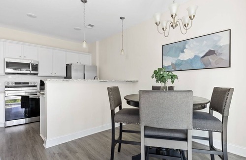Huntcliff House | Elgin Enclave- Sleeps 6 - 12 min from Fort Jackson - EV Charger & Pet Friendly!