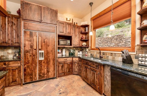 Windcliff Estates House | Elk Summit Vacation Home at Windcliff by RedAwning