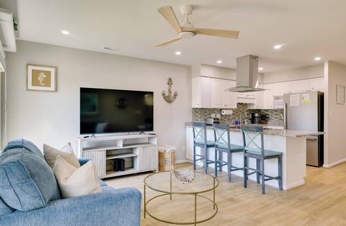 Emerald Isle Apartment | Emerald Isle Condo w/Indoor Pool & Beach Access!