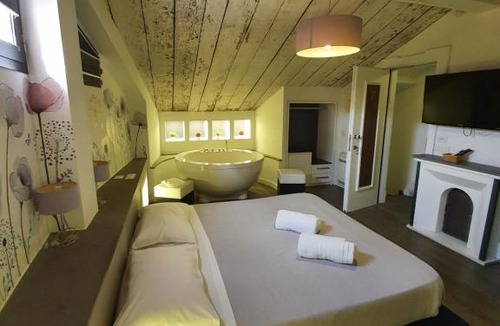Cagliari Bed & Breakfast | Emphasis Suites & Rooms