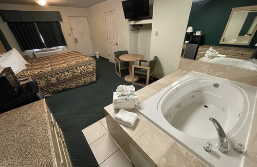 Absecon Hotel | Empire Inn & Suites Atlantic City Absecon