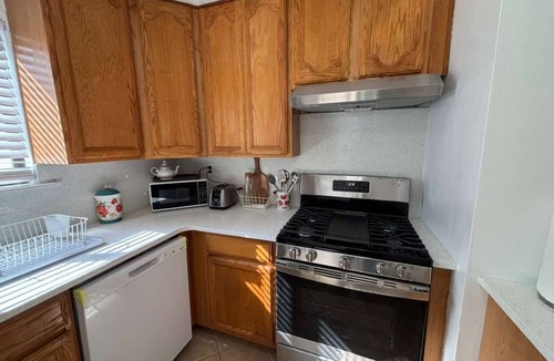 North Brunswick Condo | Entire Cozy Apartment Fully Renovated Modern Style