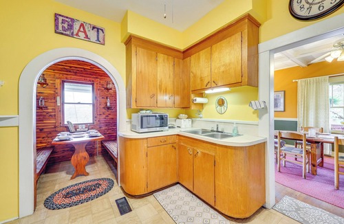 Eureka Springs Historic District Cottage | Eureka Springs Vacation Rental < Half-mi to Dtwn!