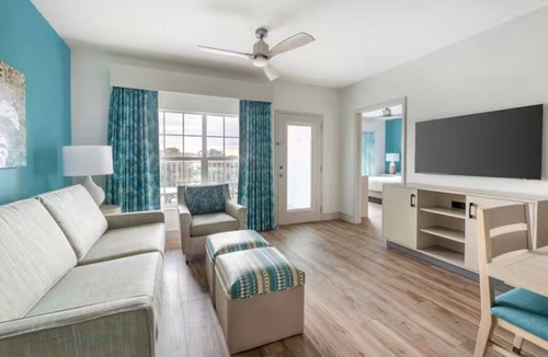 West Kissimmee Hotel | Everything You Need for an Unforgettable Escape! Outdoor Pool, Unit with Kitchen