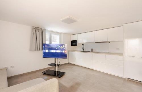 Riccione Apartment | Exclusive Apartament e Depandance - Vle Dante - Riccione - Privacy ed Enormi Spazi nel Quartiere più Rinomato