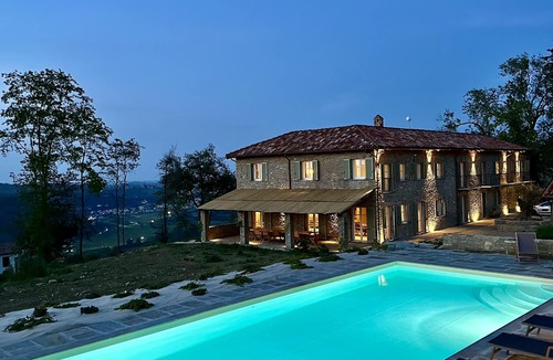 Santo Stefano Belbo Villa | Exclusive villa with Nordic interiors, cosy courtyard, gym and saltwater pool