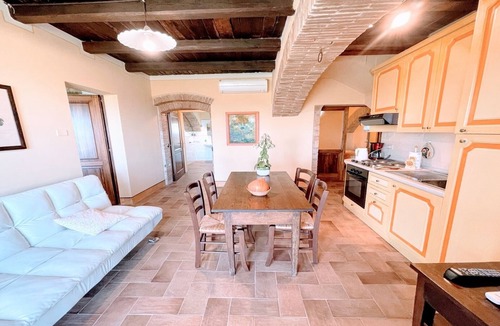Poreta Villa | EXCLUSIVE POOL- OPEN ALL YEAR, SPOLETO BIO-FARM - SLEEPS 8, WIFI, AIRCON