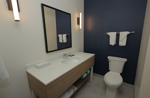 Harrisburg - Hershey Hotel | Express Inn & Suites