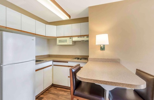 Naperville Hotel | Extended Stay America Select Suites Chicago Naperville East