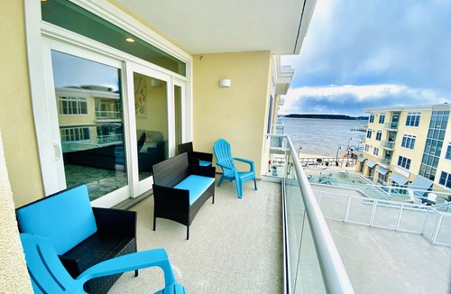 Dewey Beach Condo | Fabulous Beach Retreat overlooking the Pool