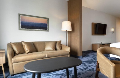 O'Fallon Hotel | Fairfield by Marriott Inn and Suites O Fallon IL