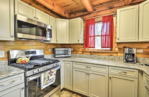Pleasant Mount House | Family Friendly Cottage Complex for Glamping in Pennsylvania