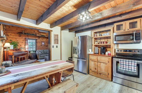 Blandburg Cottage | Family-friendly Tyrone Cabin w/Deck Near Hiking
