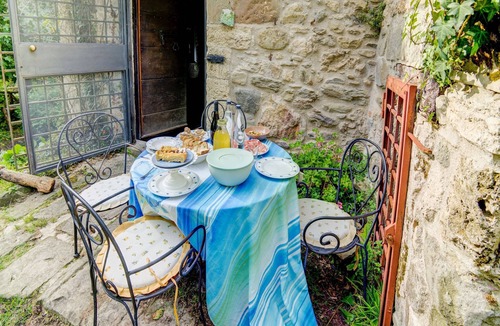 Roccafluvione Cottage | Family Mill Stay with BBQ