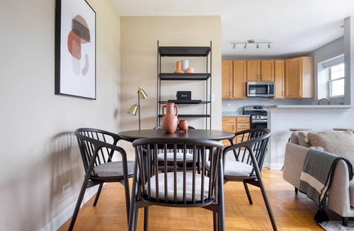 Evanston Apartment | Fantastic Evanston 1BR w/Courtyard, nr Northwestern Beach, by Blueground