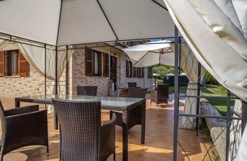 Falerone Villa | Fantastic Villa Nestled in the Middle of the Nature