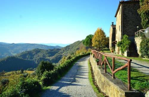 Dicomano House | Farmhouse in Dicomano with Tuscan Views