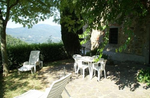 Dicomano House | Farmhouse in Dicomano with Tuscan Views