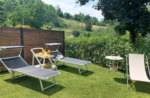 Rocca Grimalda Villa | Farmhouse in the heart of the countryside, for groups and families