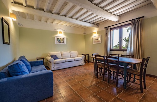 Capalbio Other | Farmhouse "Rosaspina - Appartamento 1" with Shared Garden & Shared Pool