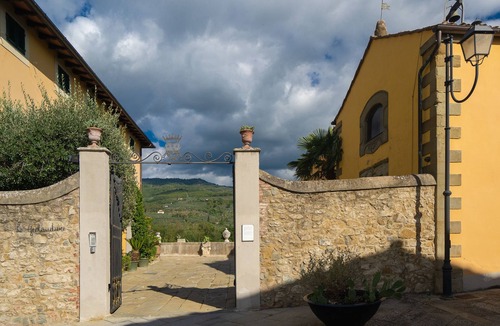Terranuova Bracciolini Villa | Fattoria di Piantravigne Villa Storica del 600