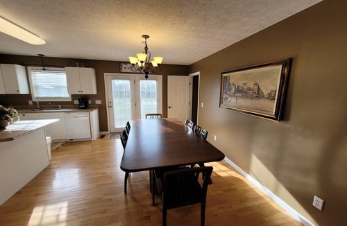 Baxter House | Fenced backyard! 6 miles to Cookeville Boat Dock!