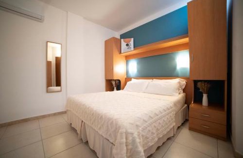 Mattinata House | Ferienwohnung ulivo mit Pool und Privatstrand -1
