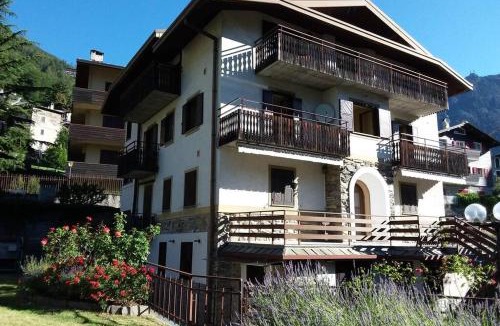 Chiesa in Valmalenco Apartment | Ferrari's: bright apartment with magnificent view