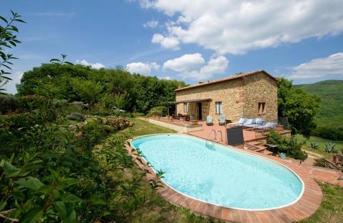Radicondoli House | Fienile di Colletalli by VacaVilla