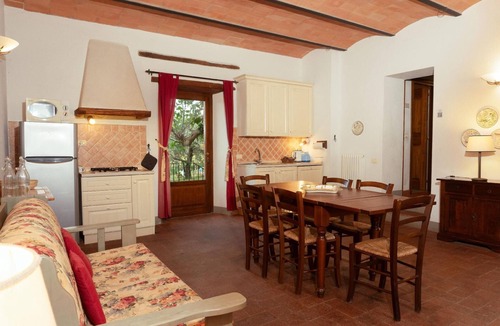 Rapale Apartment | Filippo' holiday flat with swimming pool