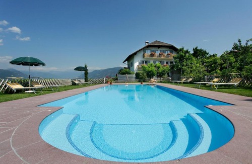 Cornaiano Apartment | Fischerhof Agriturismo