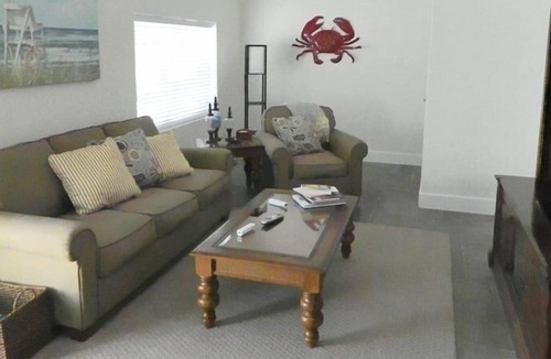 Ann Acres Cottage | Five Star Cottage Cottage B/W Rehoboth & Dewey Beaches
