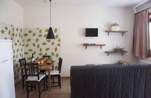 Francavilla d'Ete Apartment | Flat Aurora, in the Countryside, Private Pool Quiet Nature and Relaxation