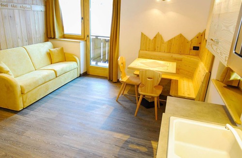 Teola Apartment | Flat Mont dala Nef - Baita Cusini with Mountain View, Spa Area & Wi-Fi