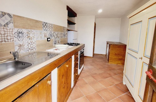 Castelnuovo di Garfagnana Villa | Flexible Group Accommodation with Private Pool & Hot Tub. Beautiful views!