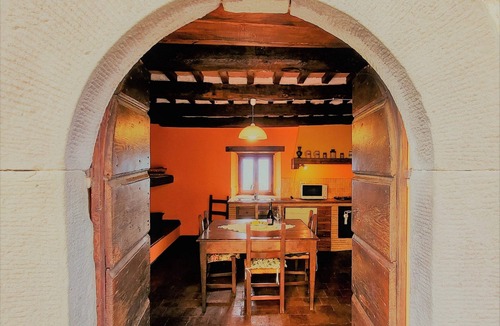Castelnuovo di Garfagnana Villa | Flexible Group Accommodation with Private Pool & Hot Tub. Beautiful views!