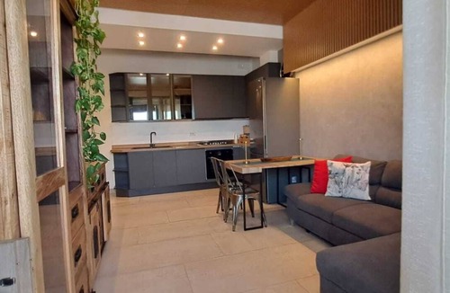 Formia Apartment | FORMIAE Hsg - PANORAMIC CENTRAL Holiday Home - WITH CAR PARKING IN BOX (NO SUV)