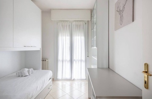 Formigine House | Formigine - [Land of Motors-Homes]