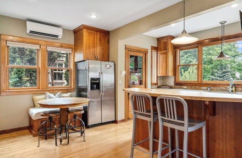 Marquette House | Four Square Marquette- Centrally located w porch, patio, sauna, fire pit
