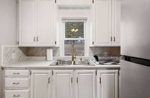 Aksarben - Elmwood Park House | Frances. Cozy pet friendly home.