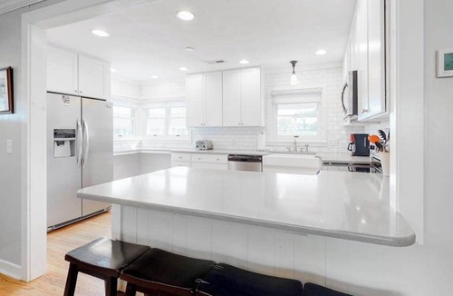 Lake Junaluska House | Friendly, spacious home with AC, washer/dryer, wood fireplace, & mountain view