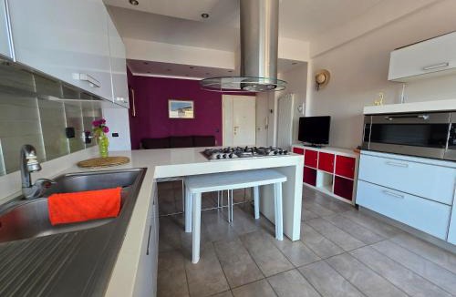 Ardea Apartment | Fronte mare con grande terrazzo spiaggia sotto casa - WiFi